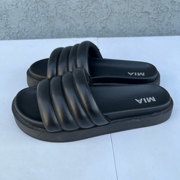 MIA Black Sandals - Picture 3 of 5